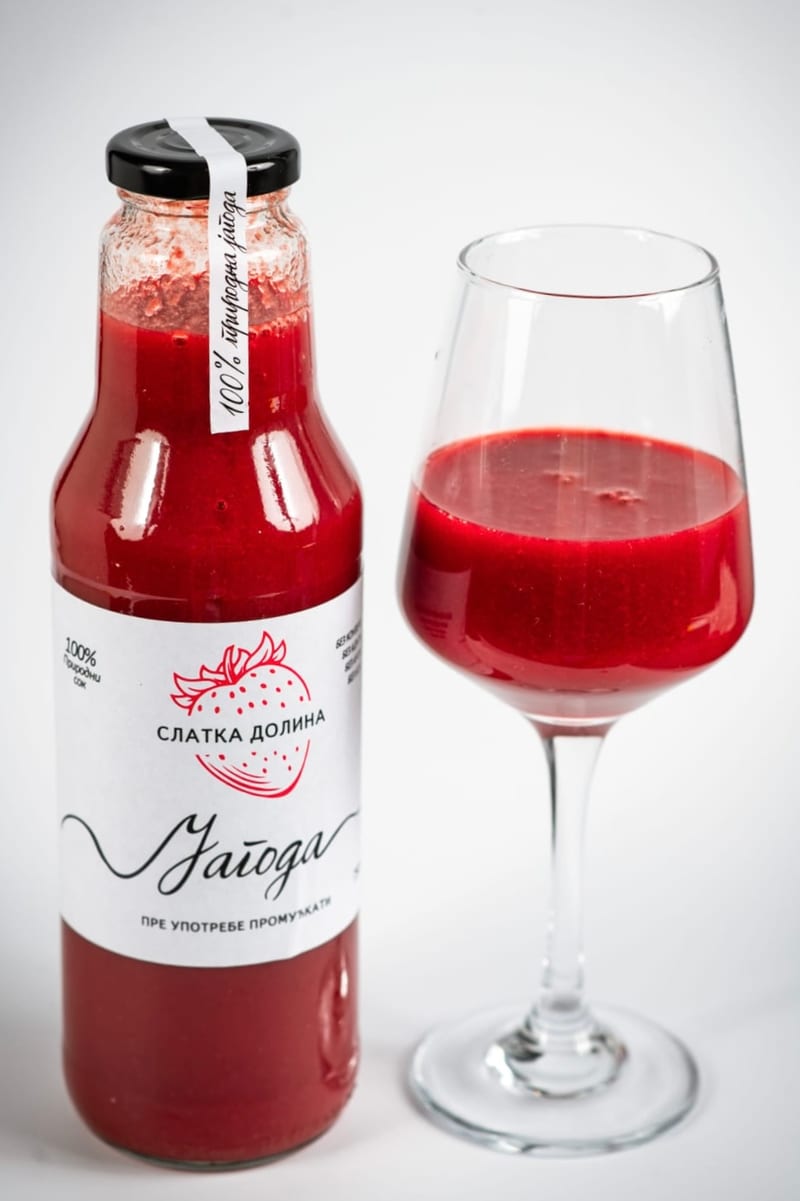 Sok od jagode 750 ml uz punu čašu