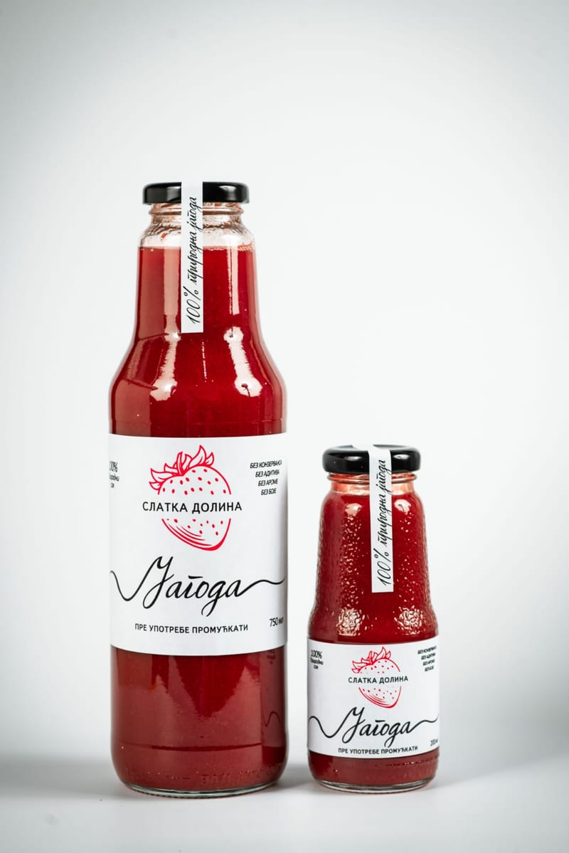 Flaše soka od jagode, 750 i 200 ml